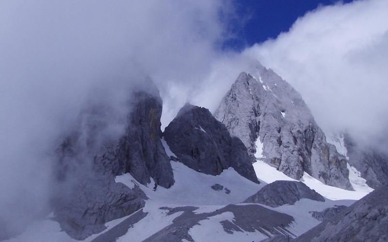 玉龙雪山图片高清真实大图_玉龙雪山图片高清真实大图壁纸