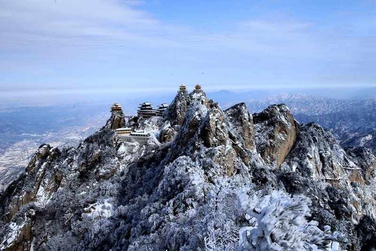 7月老君山山顶冷吗_6月老君山上温度